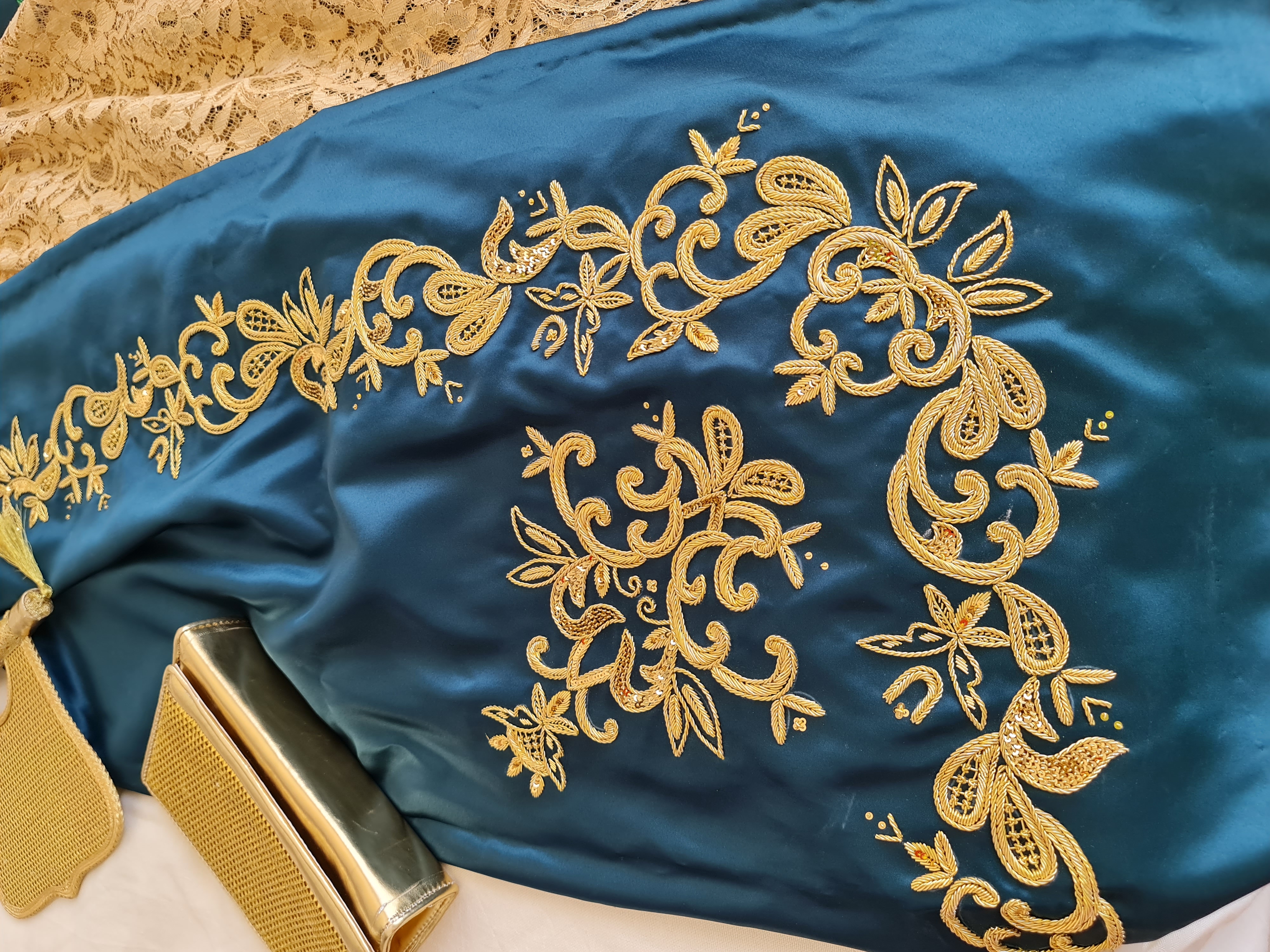 hand made صناعة يدوية